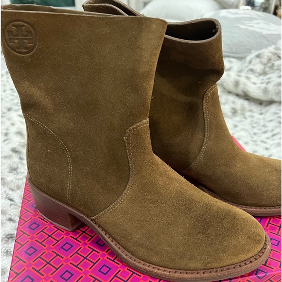 Shoes - Tory Burch ankle boots. Used in a good conditions